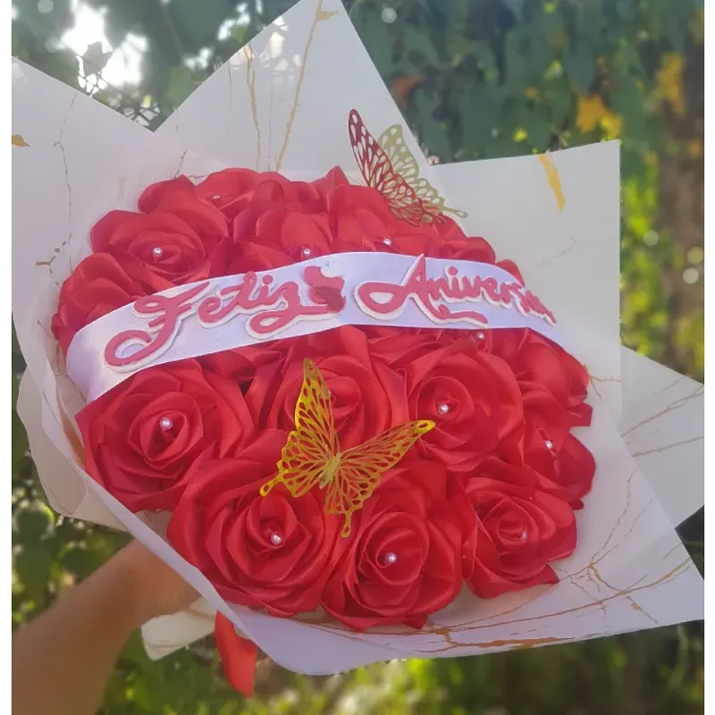 Ramo de 20 Rosas Eternas con banda personalizada