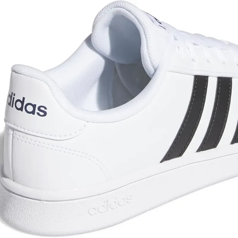 Adidas casual