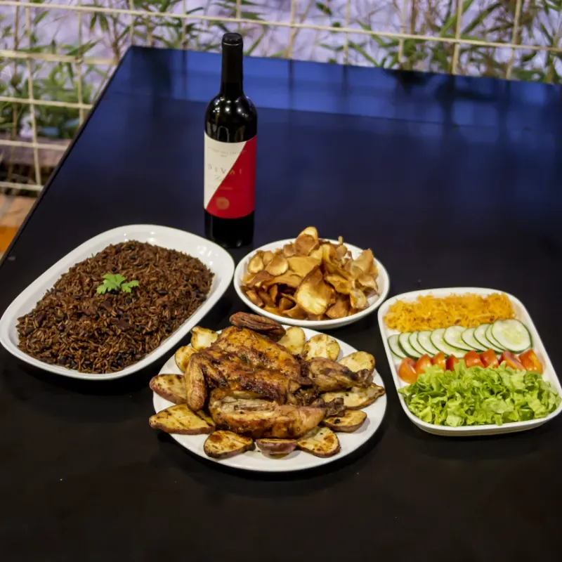 Pollo entero asado + 1 botella de vino