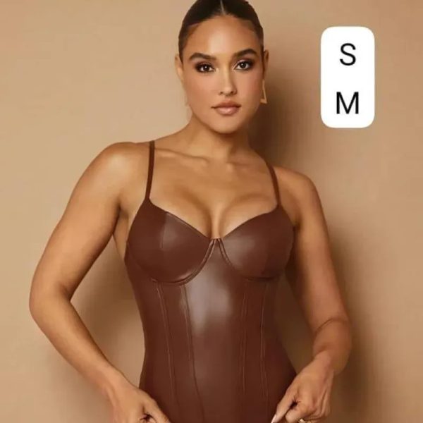 Body chocolate tipo cuero con copas estructuradas