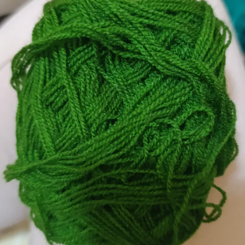 Hilo acrilán color  verde  olivo