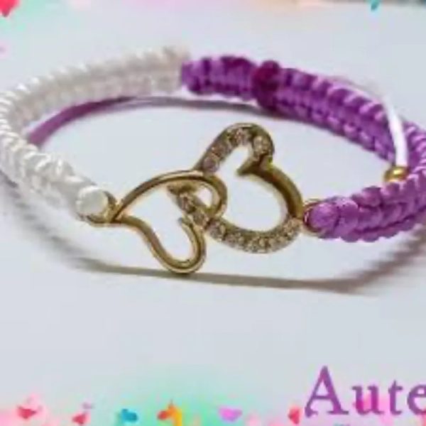 Pulso bicilor pastel con dije de doble corazón