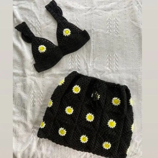Conjunto de top y saya tejido a grannys