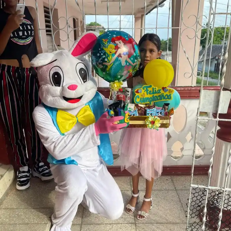 Clientes felices con sus sorpresas 