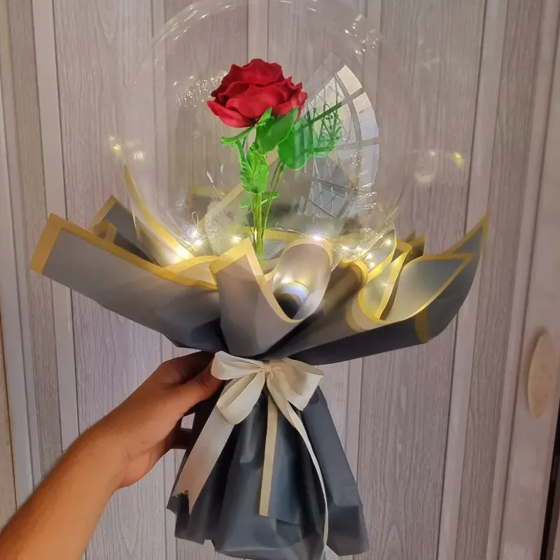 Ramo con una rosa dentro de un globo burbuja ✨❤️