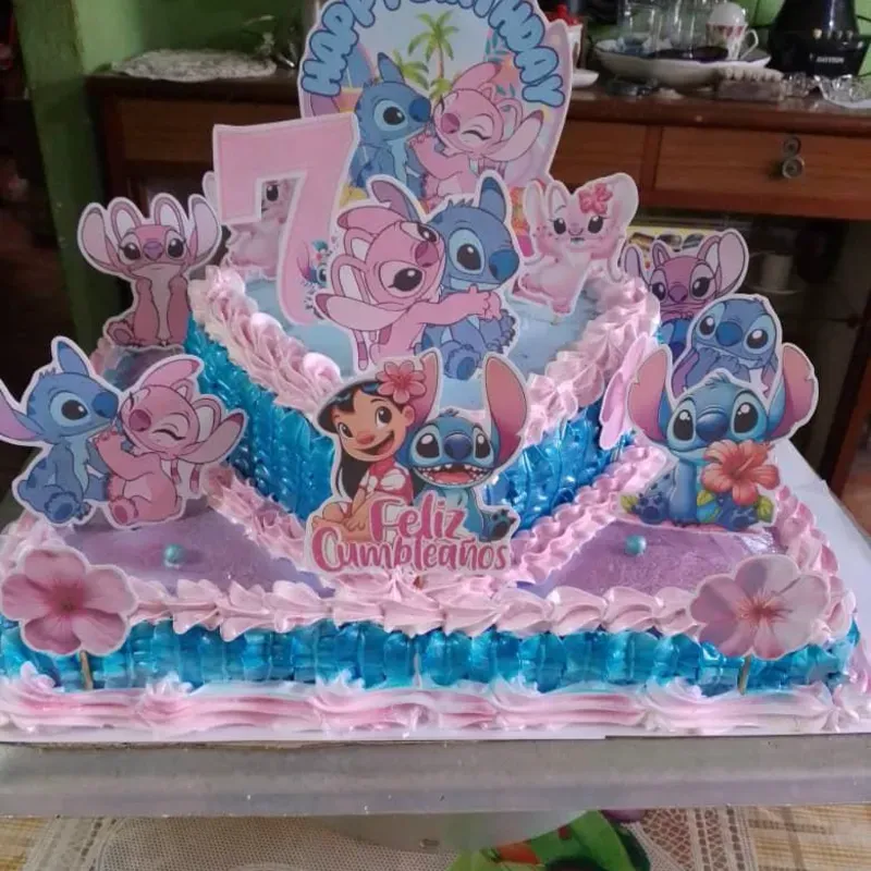 Cake de una bandeja con la temática de Stitch