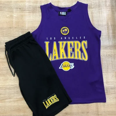 Conjunto de los Lakers color violeta
