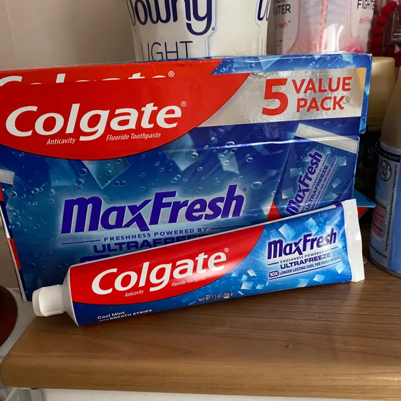 Pasta de diente Colgate (familiar 206g)