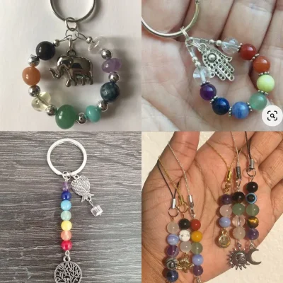 Llavero con piedras preciosas