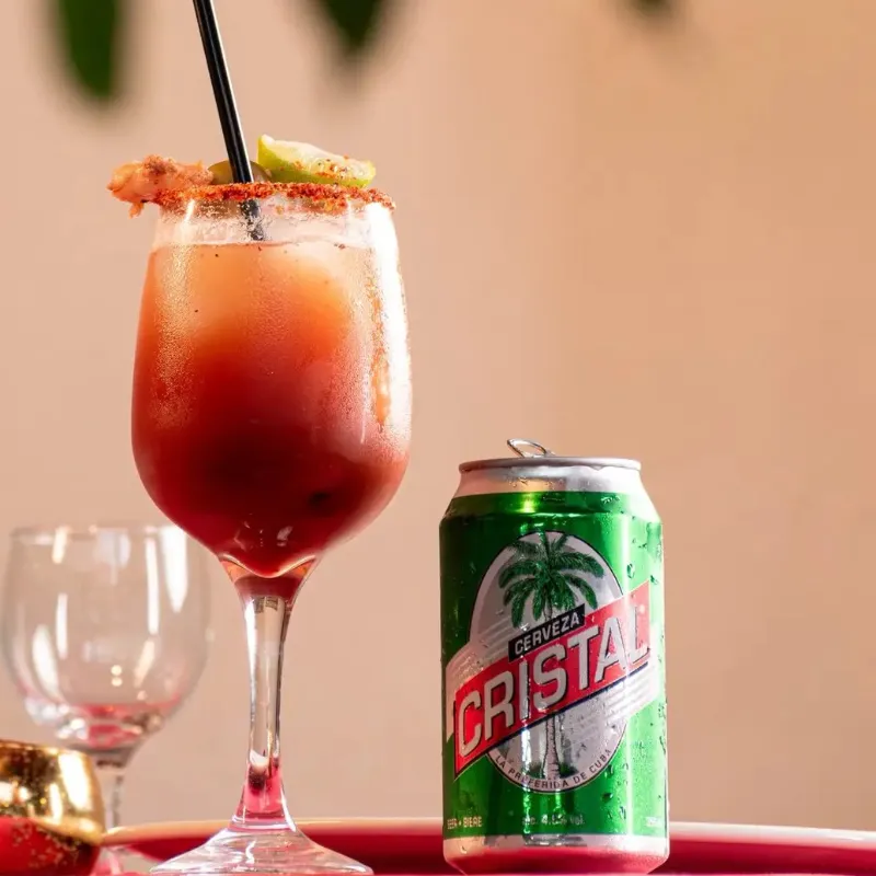 Michelada Cristal/Bucanero