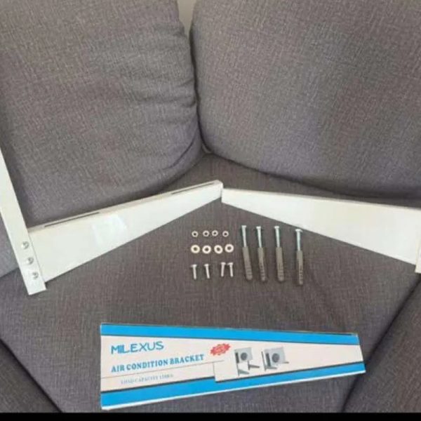 Soporte para split con todos sus accesorios