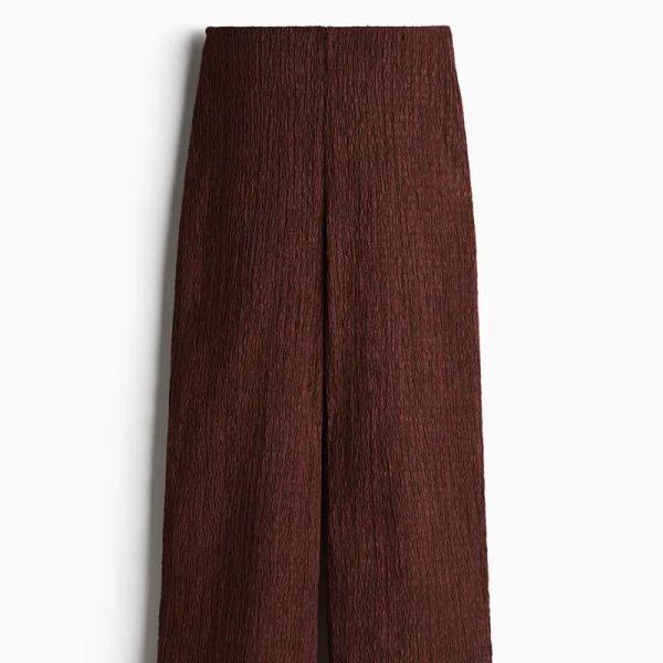 Pantaloneta carmelita con textura
