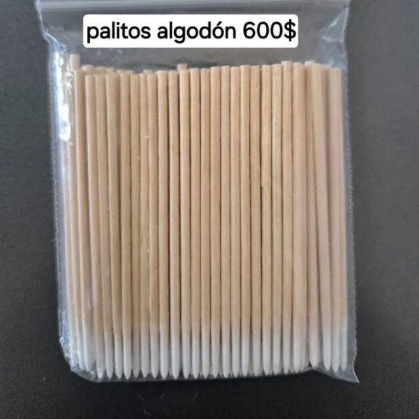Palitos con algodón