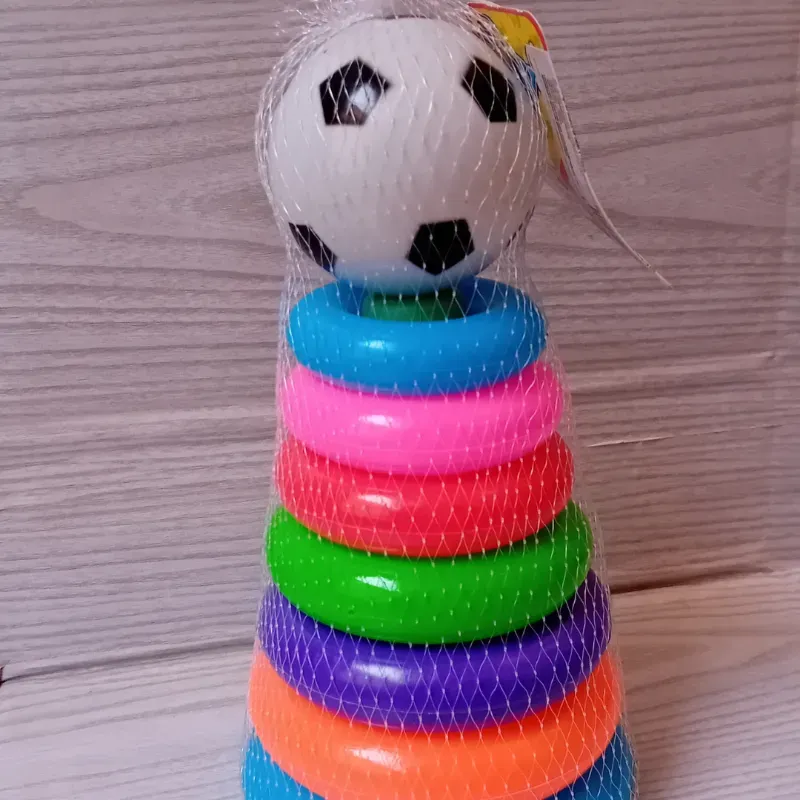 Juego de aros de colores con pelota