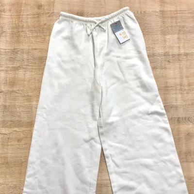 Pantaloneta color blanco