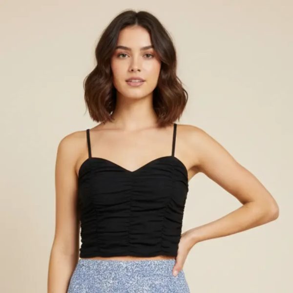 Blusa corta negra de tirantes