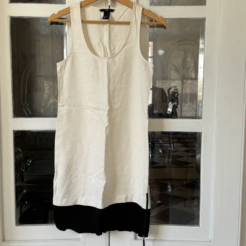 Vestido blanco y negro