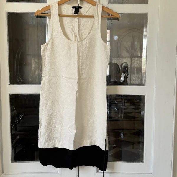 Vestido blanco y negro