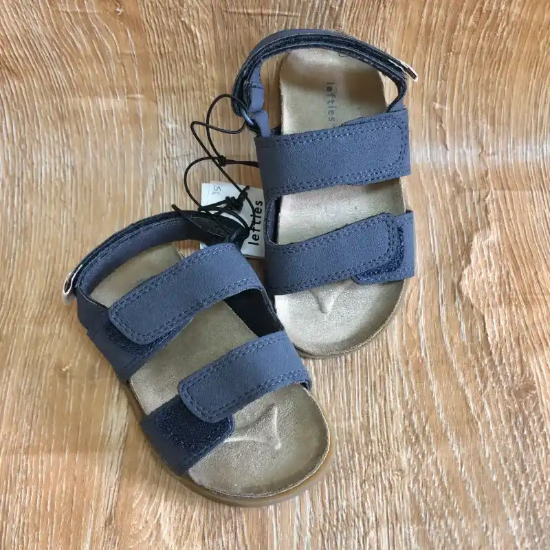 Sandalias color azul oscuro