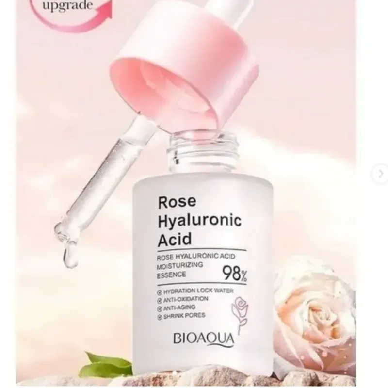 Sérum facial de ácido hialurónico y rosas.