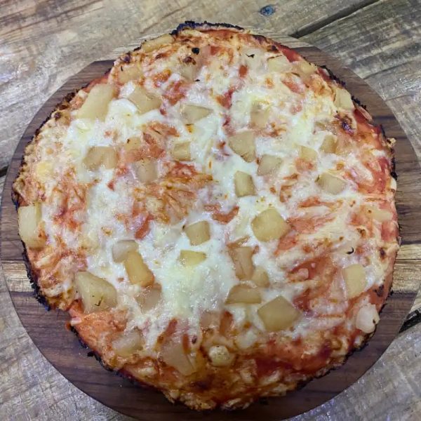 Pizza Hawaiana con Queso Gouda