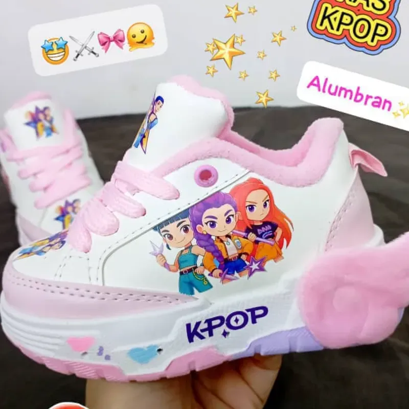 GUERRAS K-POP CORTE BAJO DETALLES ROSA  Alumbran