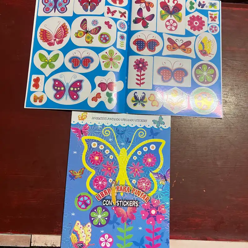 Libro para colorear con stickers