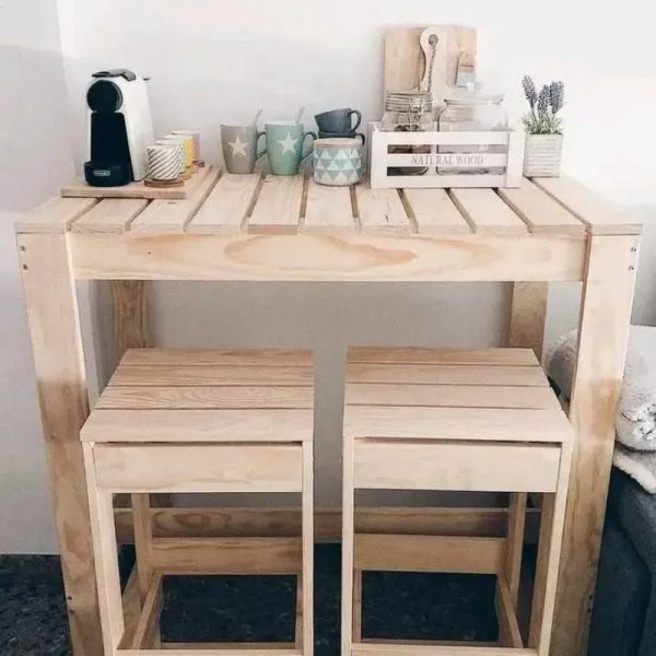 Juego de mesita con banquetas