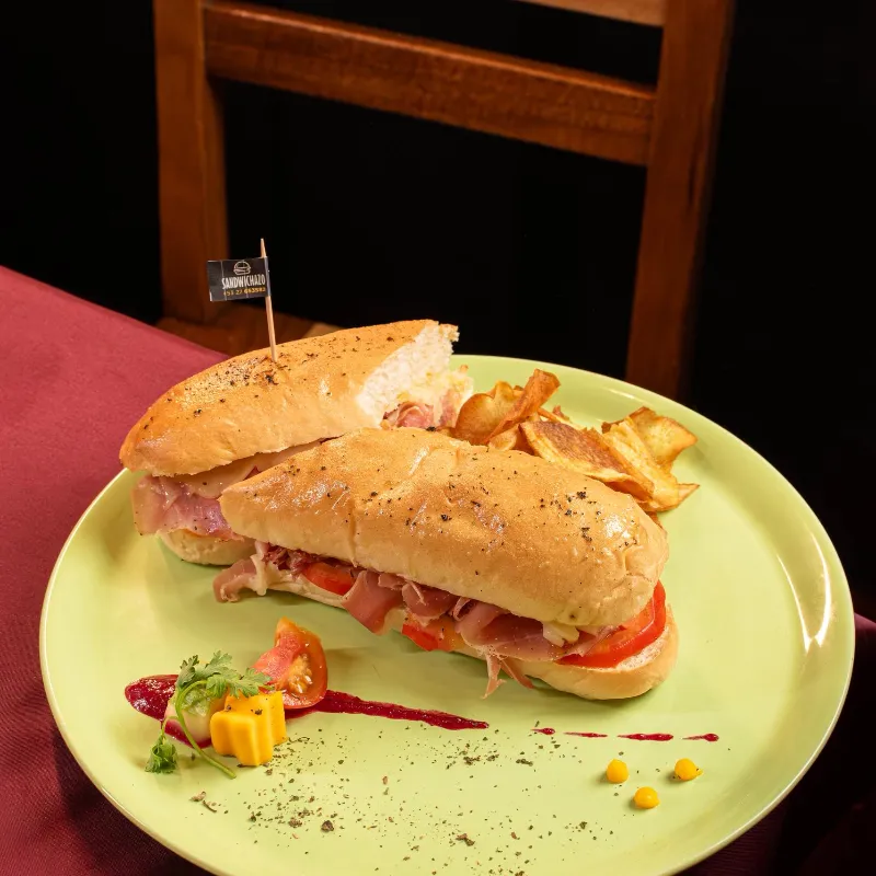 Sandwich Baguette de Queso y Jamón Serrano