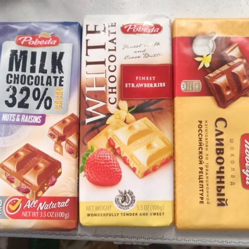 Peter con fresa, con leche y chocolate blanco con fresas