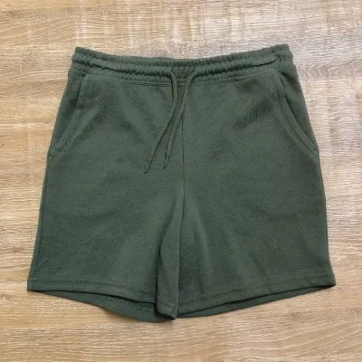 Short de felpa color verde
