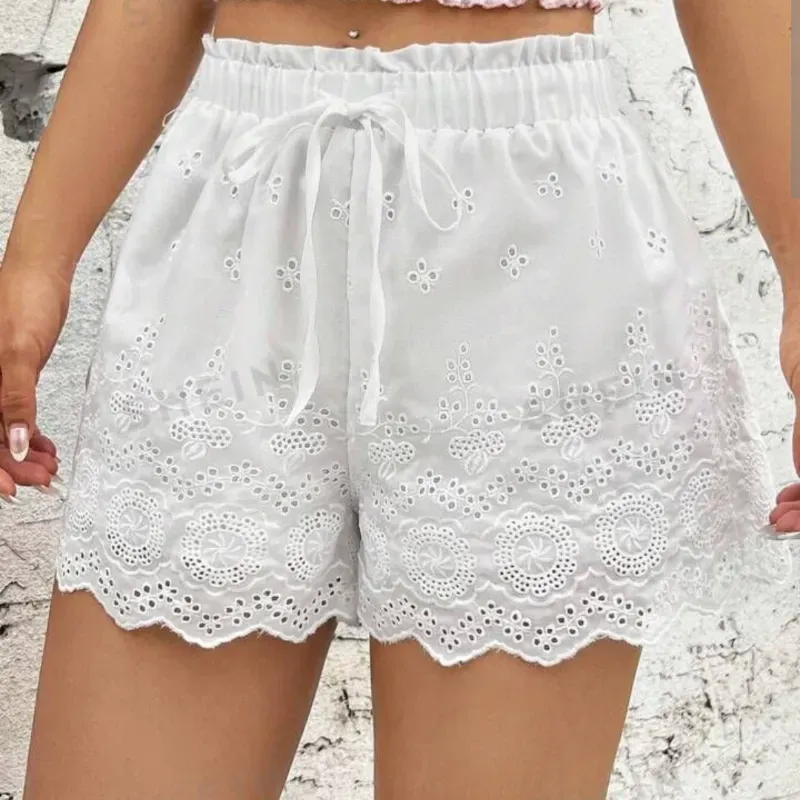 Short blanco encaje