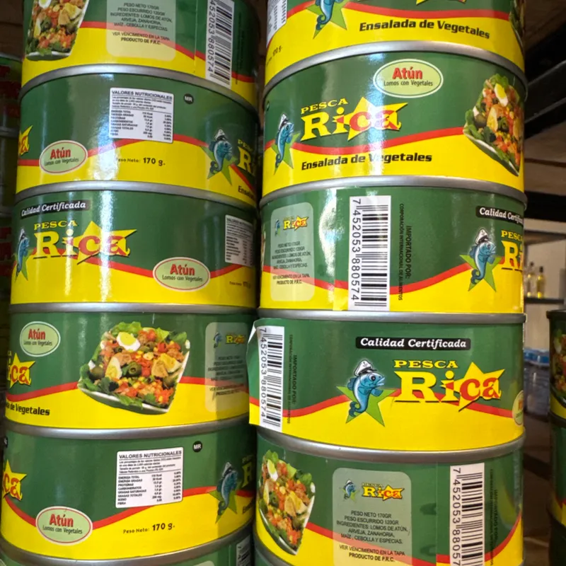 Atún en lata con verduras