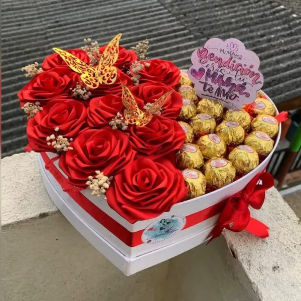 Corazón mitad flores mitad bombones
