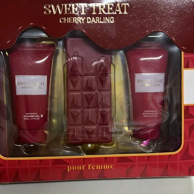 Conjunto de perfume, crema hidratante y gel de baño
