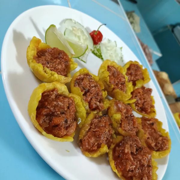 Tostones rellenos con cangrejo