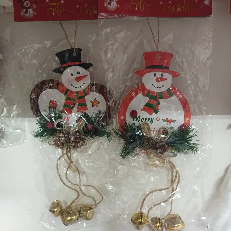 Muñeco de nieve con cascabeles