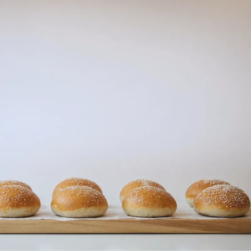 Pan Bon - 8 piezas de 45 gramos cada una *Retactiladas con o sin ajonjolí a su gusto.