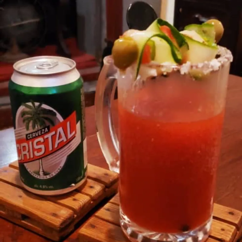 Michelada de cristal o bucanero