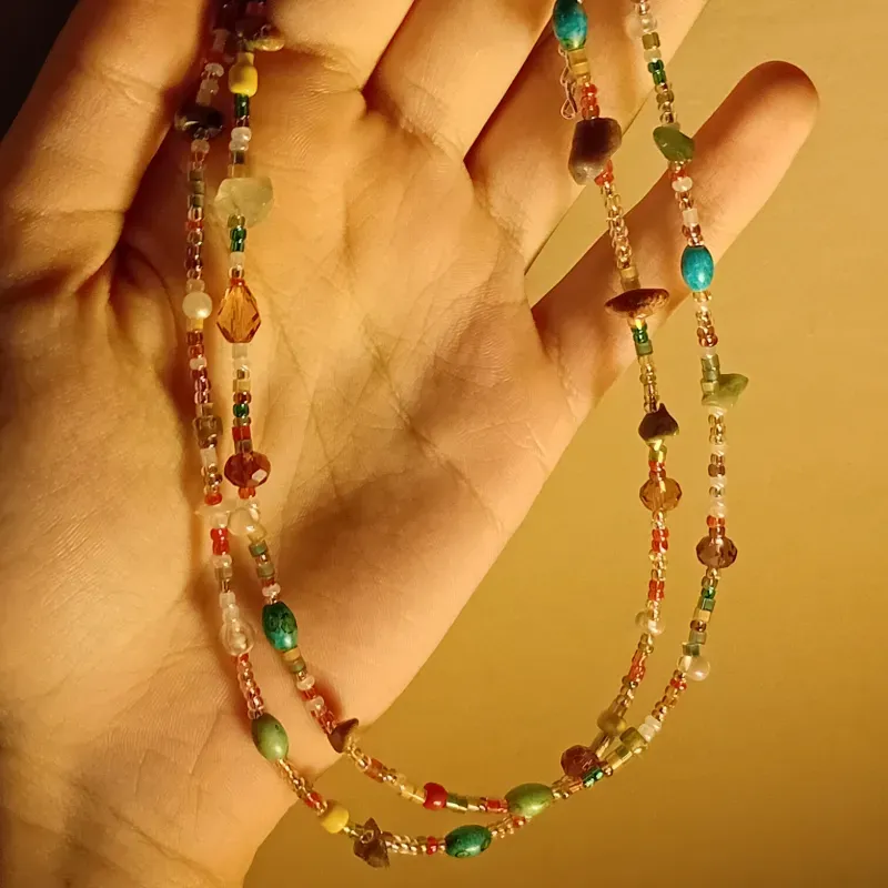 Collar de varias cuentas mixtas