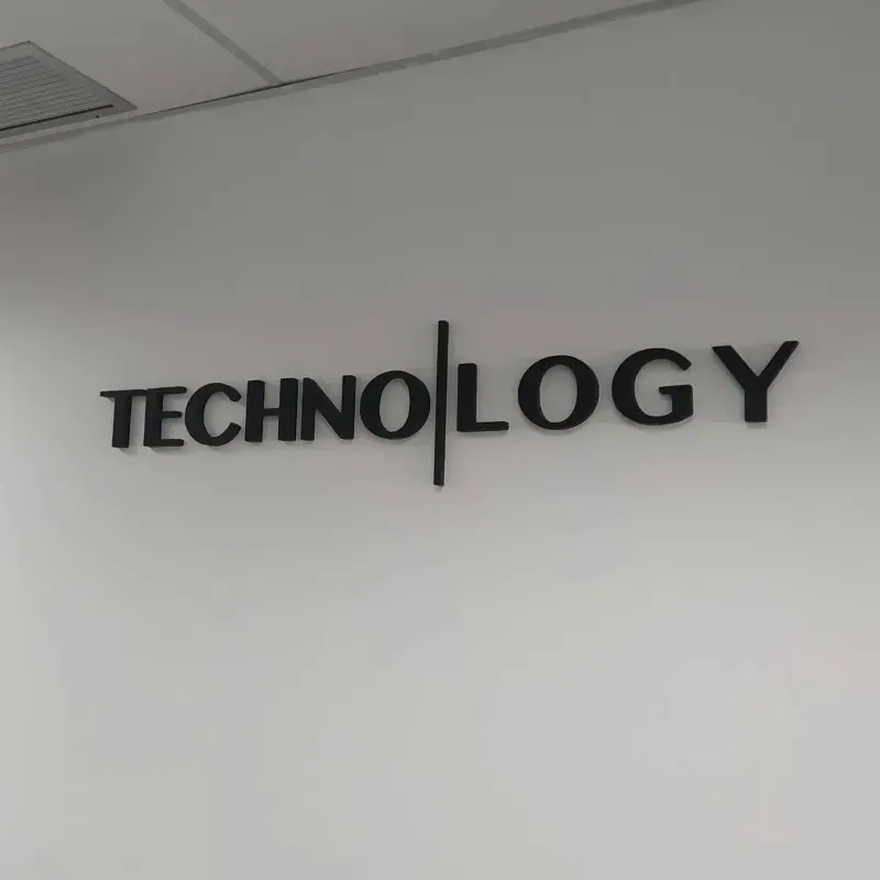 *LOGOTIPO ROTULADO en PVC*