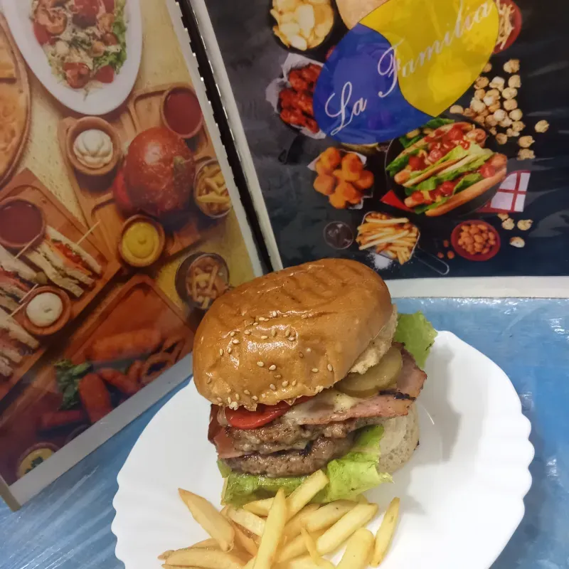 Hamburguesa La Familia