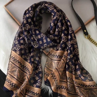 Pañuelo azul-morado estampado