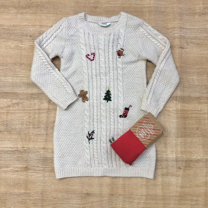 Vestido tejido con motivos navideños