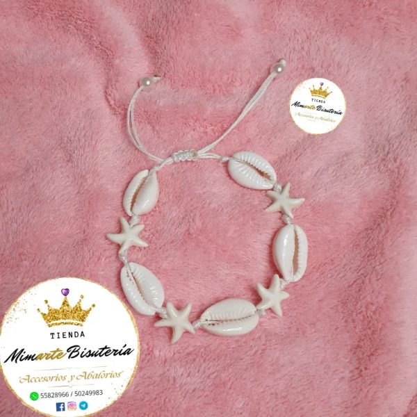 Pulsera de caracoles naturales con estrellas de piedra