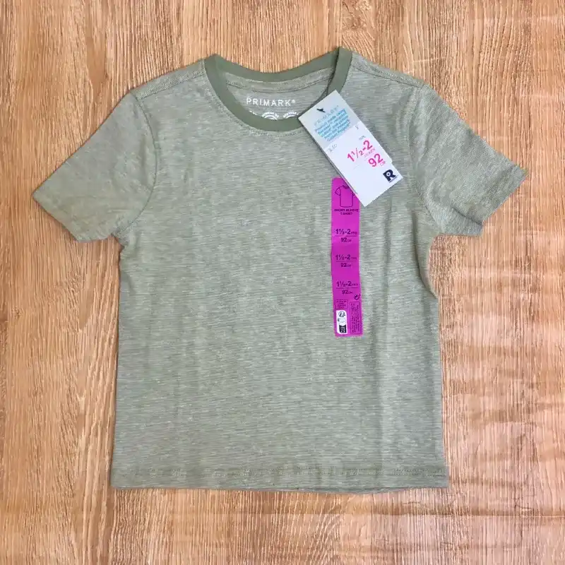 Pulóver color verde con rayas