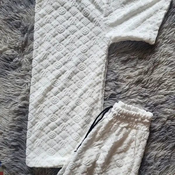Conjunto de hombre blanco LV