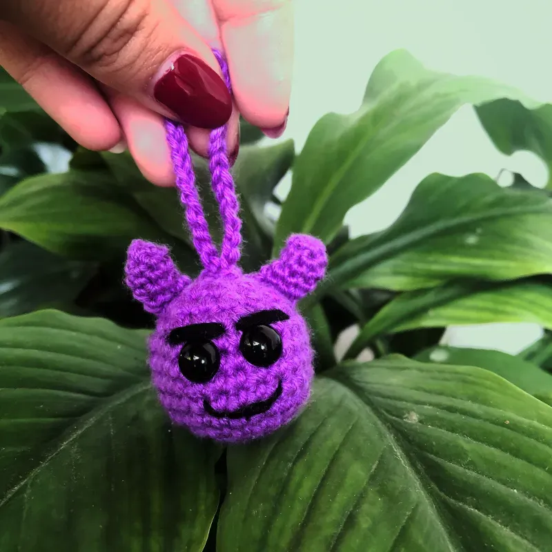 Amigurumi de emoji diablo