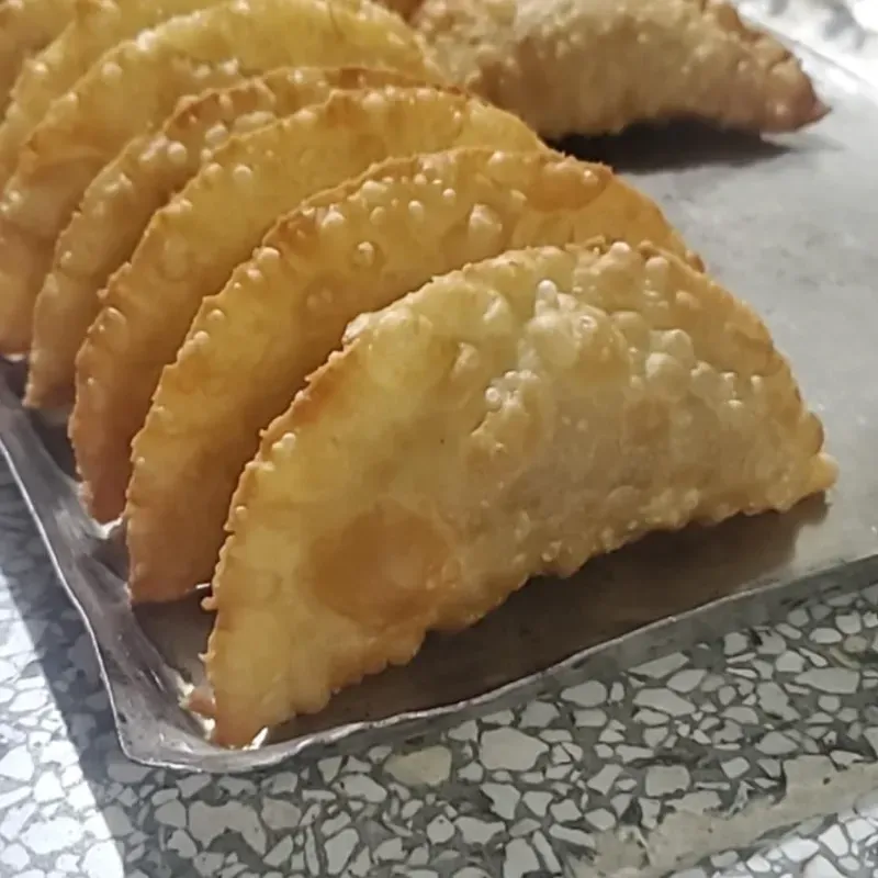Empanadas rellenas de guayaba