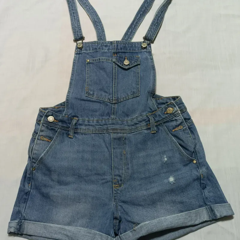 Overol short mezclilla,